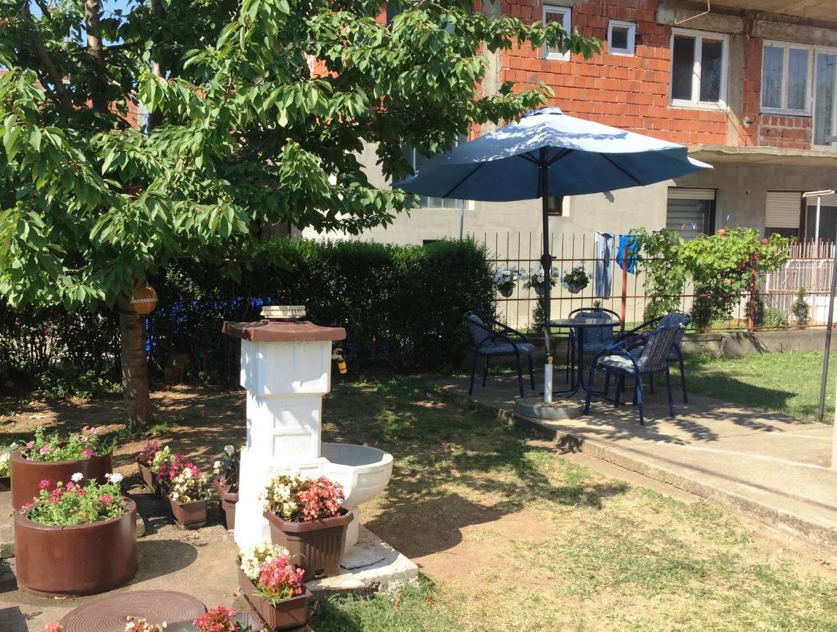 Nis Apartman Kültér fotó